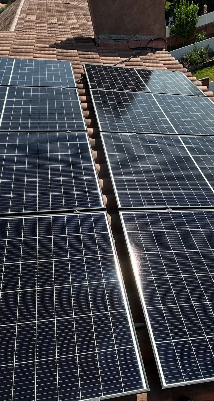 Servicio para mantener la limpieza de paneles solares Servicio para mantener la limpieza de paneles solares